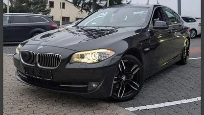 Gebraucht BMW 523 Sport Line 205 PS (150 kW) 2011 Grau Limousine