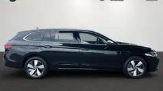 Grenadillschwarz metallic Gebraucht 2024 VW Passat Business Kombi | 35.970 € (Superpreis)