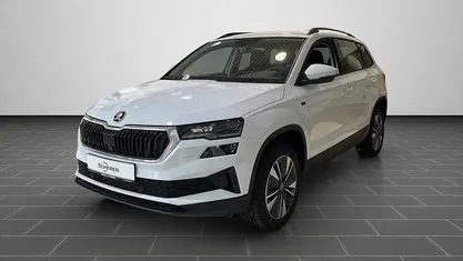 Moonweiß perleffekt (metallic) Gebraucht 2025 Skoda Karoq Tour SUV | 33.739 € (Fairer Preis)