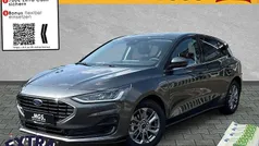 Magnetic grey metallic Neu 2025 Ford Focus Titanium Limousine | 25.980 € (Superpreis)