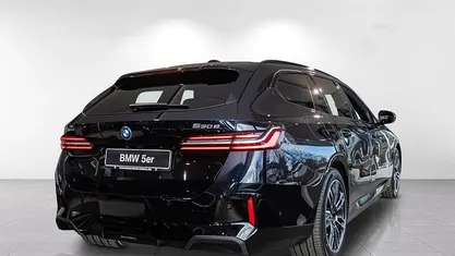 Gebraucht BMW 530e M Sport 299 PS (219 kW) 2025 Kombi