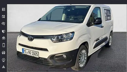 Icy white Gebraucht 2023 Toyota Proace City City Van / Kleinbus | 22.990 € (Fairer Preis)