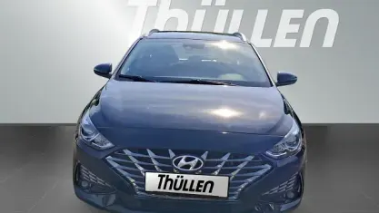 Gebraucht Hyundai i30 Trend 120 PS (88 kW) 2023 Schwarz Kombi