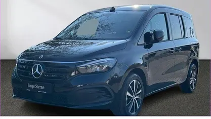 Gebraucht Mercedes EQT200 89 kW (122 PS) 2024 Loparitschwarz Van / Kleinbus