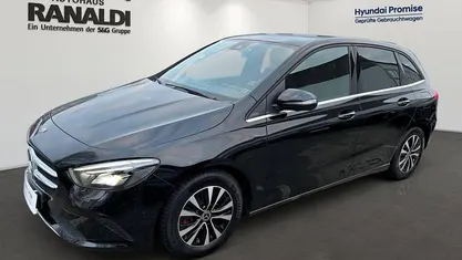 Kosmosschwarz metalliclack Gebraucht 2019 Mercedes B200 Van / Kleinbus | 22.990 € (Fairer Preis)