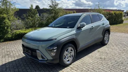 Neu Hyundai Kona Trend 150 PS (110 kW) 2026 Mirage green SUV