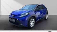 8y8)/ black mica (209) (blau Gebraucht 2022 Toyota Aygo Pulse Kleinwagen | 13.990 € (Fairer Preis)