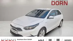 Weiß Neu 2025 Kia Ceed Vision Limousine | 22.990 € (Fairer Preis)