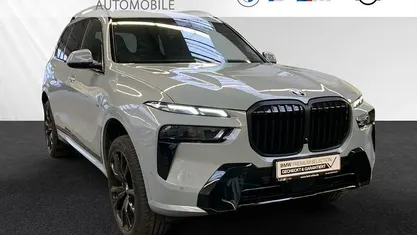Brooklyn grau metallic metallic Gebraucht 2024 BMW X7 M Sport SUV | 89.900 € (Fairer Preis)