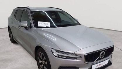 Używany Volvo V60 Core 197 KM (144 kW) 2023 Srebrny Kombi