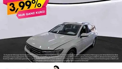 Weiss Gebraucht 2023 VW Passat Business Kombi | 23.997 € (Fairer Preis)