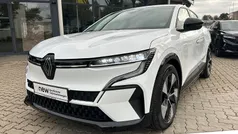 Weiß Gebraucht 2023 Renault Mégane Equilibre Limousine | 22.289 € (Superpreis)