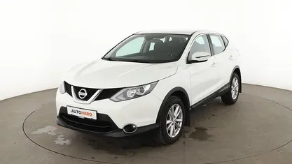 Weiß Gebraucht 2016 Nissan Qashqai Visia SUV | 10.490 € (Fairer Preis)