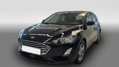 Używany Ford Focus Cool & Connect 125 KM (91 kW) 2022 Czarny Sedan/Limuzyna