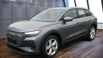 Grau Gebraucht 2023 Audi Q4 e-tron Ambiente SUV | 33.960 € (Superpreis)