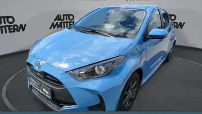Käytetty Toyota Yaris Comfort 125 HP (91 kW) 2021 Sininen Viistoperä