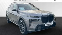 Skyscraper grau Gebraucht 2023 BMW X7 M Sport SUV | 84.900 € (Guter Preis)