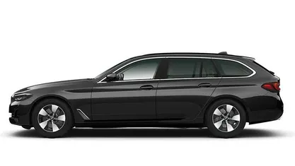 Black sapphire metallic (schwarz) Gebraucht 2022 BMW 530 Kombi | 42.990 € (Fairer Preis)