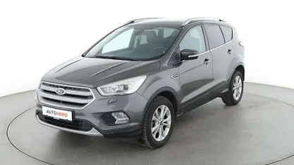 Grau Gebraucht 2017 Ford Kuga Titanium SUV | 13.260 € (Fairer Preis)