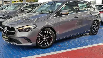 Gebraucht Mercedes B180 Progressive 136 PS (100 kW) 2024 Grau Van / Kleinbus