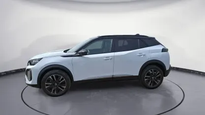 Używany Peugeot 2008 GT 131 KM (96 kW) 2024 Biały SUV