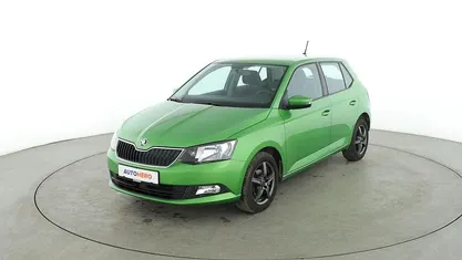 Grün Gebraucht 2015 Skoda Fabia Ambition Kleinwagen | 8.720 € (Fairer Preis)