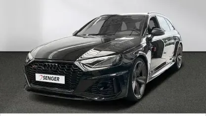 Gebraucht Audi RS4 Ambiente 450 PS (330 kW) 2023 Mythosschwarz metallic Kombi