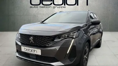 Gebraucht Peugeot 5008 Allure 131 PS (96 kW) 2021 Metfa platinium grau SUV