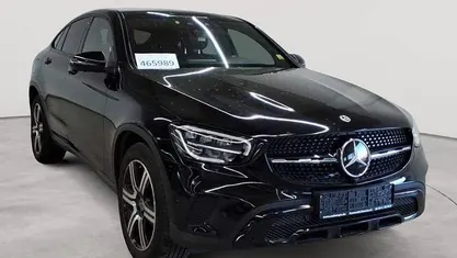 Gebraucht Mercedes GLC220 194 PS (142 kW) 2022 Obsidianschwarz metallic Coupé