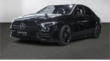 Schwarz Gebraucht 2020 Mercedes A250 AMG Limousine | 25.980 € (Fairer Preis)