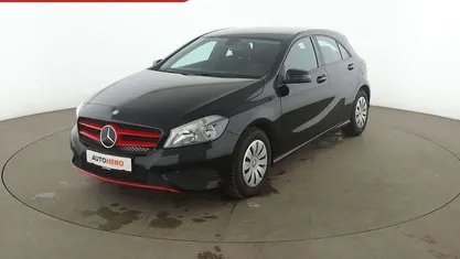 Gebraucht Mercedes A180 122 PS (89 kW) 2015 Schwarz Limousine