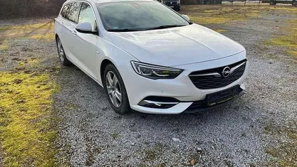 Weiß Gebraucht 2019 Opel Insignia Kombi | 14.895 € (Fairer Preis)