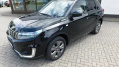 Cosmic black pearl (schwarz) Gebraucht 2022 Suzuki Vitara Comfort SUV | 20.360 € (Fairer Preis)