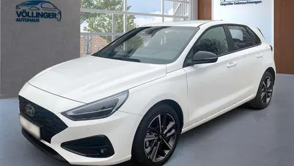 Weiß Neu 2025 Hyundai i30 Advantage Limousine | 29.890 € (Fairer Preis)