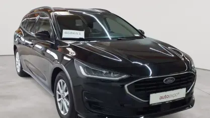 Usado Ford Focus Cool & Connect 120 CV (88 kW) 2023 Negro Familiar