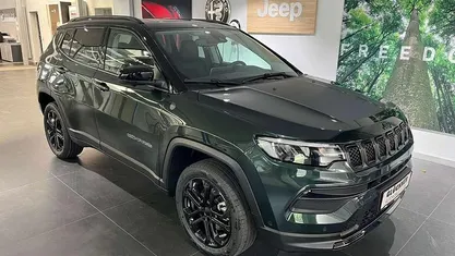Grün Neu 2025 Jeep Compass North SUV | 37.990 € (Fairer Preis)