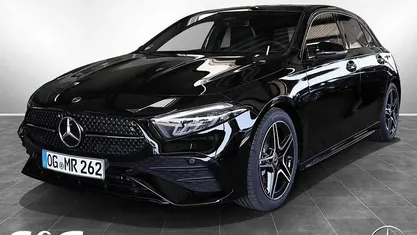 Metalliclack kosmosschwarz Gebraucht 2025 Mercedes A200 AMG Limousine | 34.998 € (Fairer Preis)