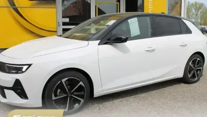 Używany Opel Astra 131 KM (96 kW) 2025 Biały Sedan/Limuzyna