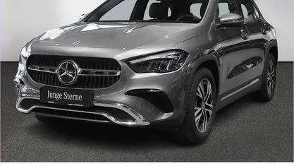 Gebraucht Mercedes GLA200 Progressive 163 PS (119 kW) 2024 lack mountaingrau SUV