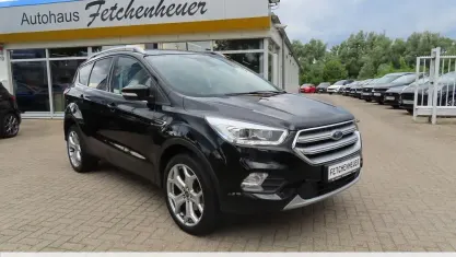 Gebraucht Ford Kuga 150 PS (110 kW) 2018 Schwarz SUV