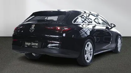 Gebraucht Mercedes CLA180 Shooting Brake 136 PS (100 kW) 2024 Schwarz Kombi