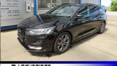 Iridiumschwarz metallic Gebraucht 2024 Ford Focus ST-Line X Kombi | 26.990 € (Fairer Preis)