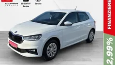Weiss Gebraucht 2024 Skoda Fabia Selection Limousine | 18.450 € (Guter Preis)