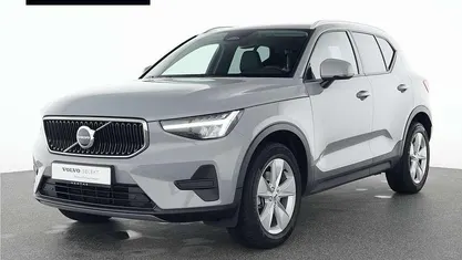 Grau Gebraucht 2023 Volvo XC40 Core SUV | 33.550 € (Fairer Preis)