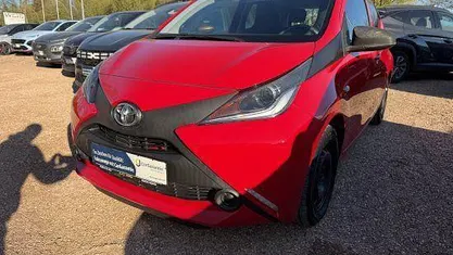 Gebraucht Toyota Aygo 69 PS (50 kW) 2018 Vulcanorot Kleinwagen