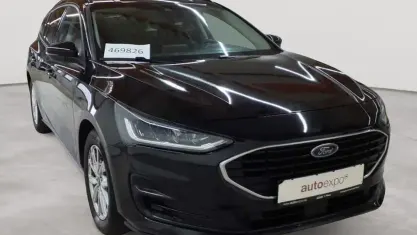 Gebraucht Ford Focus Cool & Connect 120 PS (88 kW) 2023 Agate black metallic Kombi