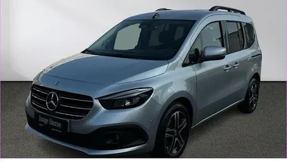 Gebraucht Mercedes T180 Progressive 116 PS (85 kW) 2024 Silber Van / Kleinbus