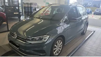 Second-hand VW Golf Sportsvan IQ Drive 131 CP (96 kW) 2019 Albastru Monovolum