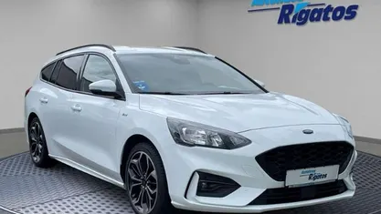 Frostweiß Gebraucht 2022 Ford Focus ST-Line Kombi | 15.980 € (Fairer Preis)