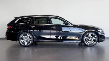 Gebraucht BMW 318 Efficient Dynamics 156 PS (114 kW) 2024 Schwarz ii Kombi